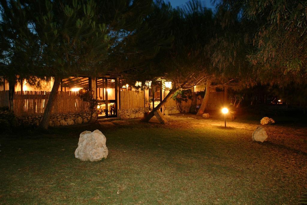Hotel Ristorante Sa Pedrera Cabras Bagian luar foto
